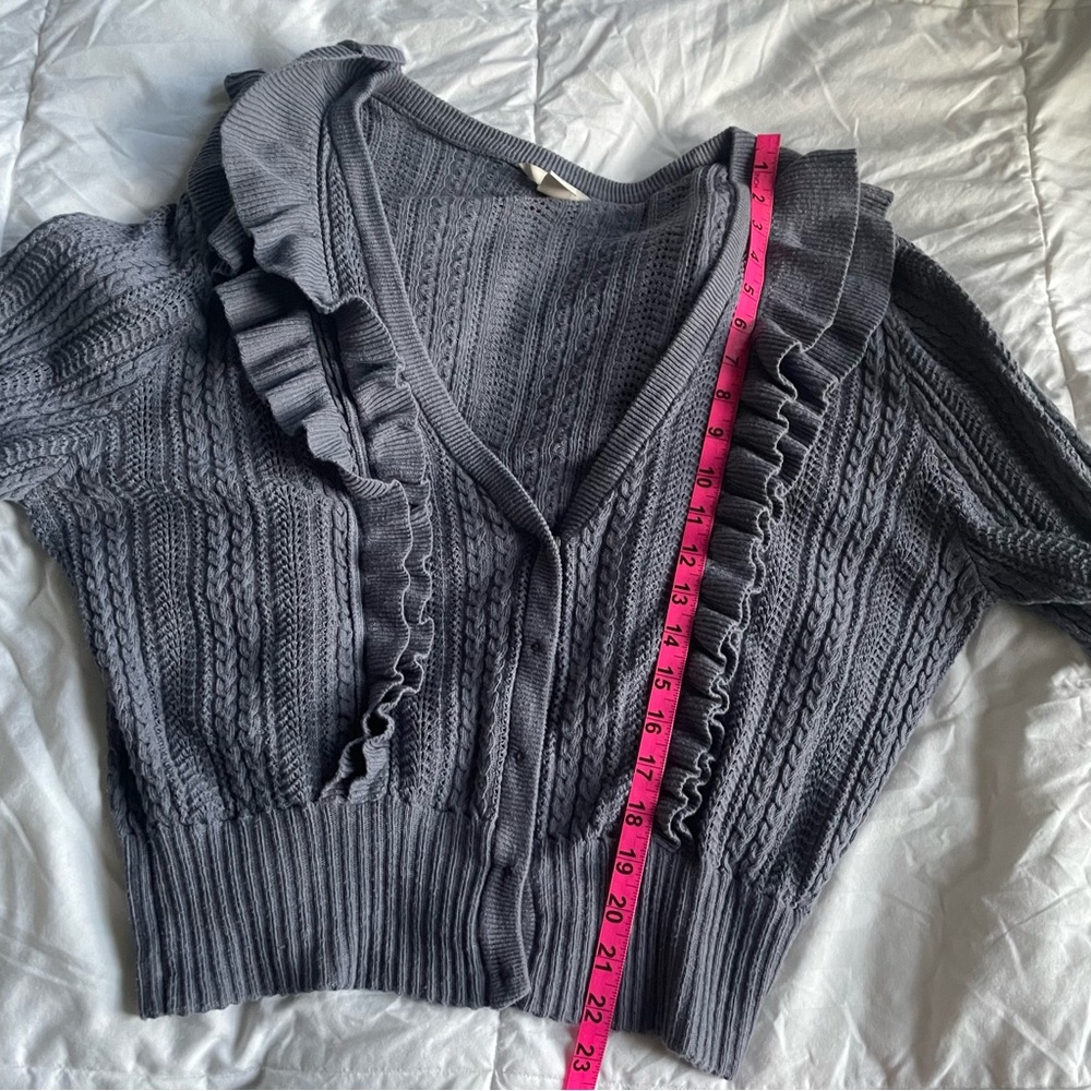 H&M Gray Ruffle V-Neck Button Cardigan - Picture 6 of 8